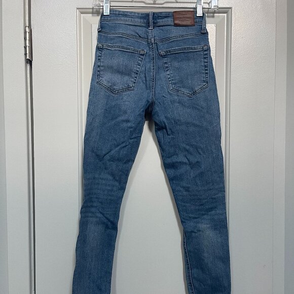 Lucky Brand Jeans - Picture 2 of 3